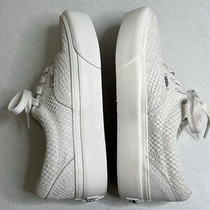 VANS ERA PLATFORM WHITE SNAKESKIN ANIMAL EMBOSSED SNEAKERS 7